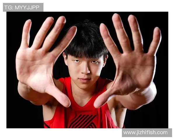 杨瀚森连战5场仍遭炮轰：7尺中锋命中率29% 场上全靠手语 远逊克林根