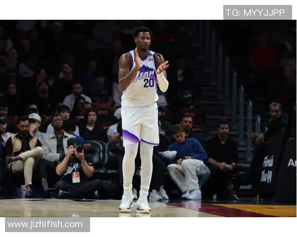 高效！贾伦·杰克逊首秀半场13中7轰17分3助